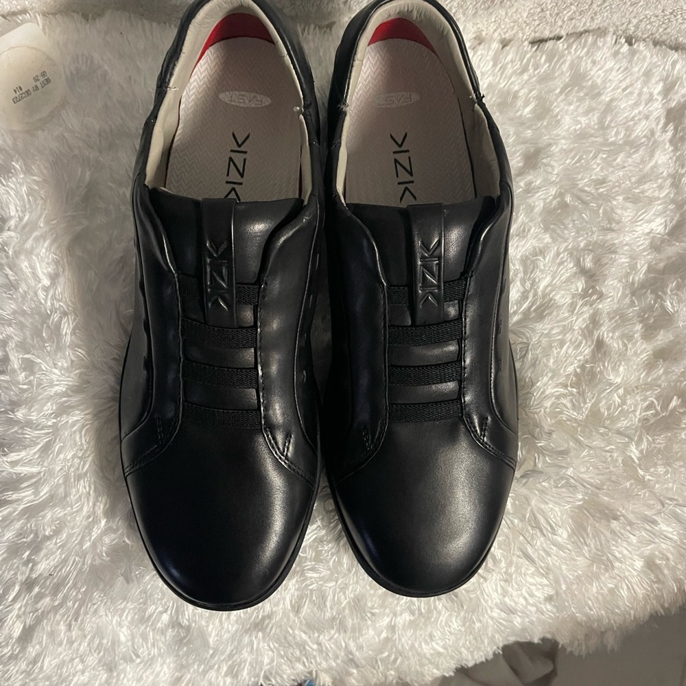 KIZIK Boston Black and Black outsole.Men size 12